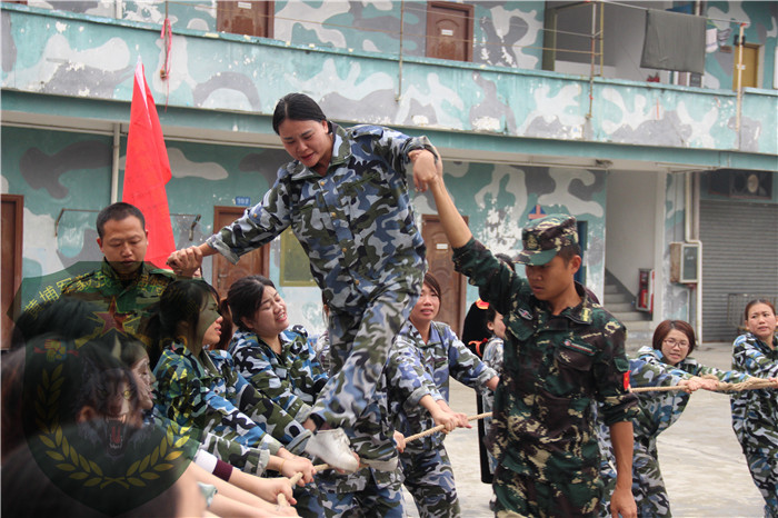 汴禧集團(tuán)61人由廣州拓展培訓(xùn)公司負(fù)責(zé)進(jìn)行四天拓展訓(xùn)練