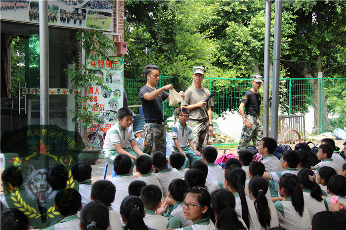 東莞香市小學(xué)五、六年級758人到黃埔軍事拓展訓(xùn)練基地進(jìn)行社會實踐一天